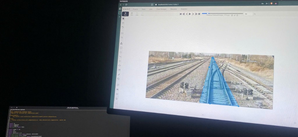 Màn hình demo hệ thống camera AI đường tàu